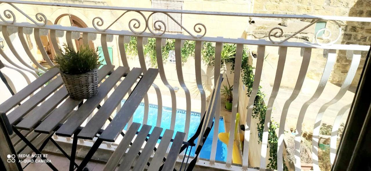 Laringa Holiday Bed&Breakfast Għajnsielem Exteriör bild